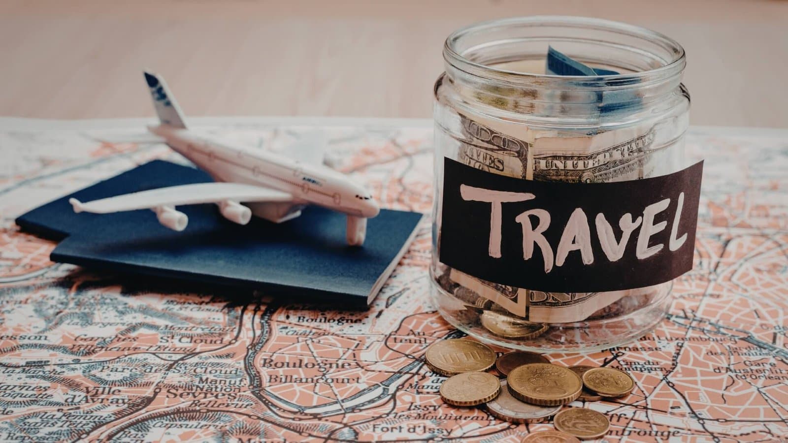 Cómo viajar al extranjero con presupuesto limitado: consejos de ahorro para ticos trotamundos